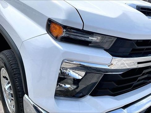 Used 2025 Chevrolet Silverado 2500 LT w/ Convenience Package image 33