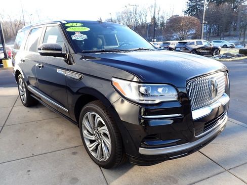 Certified 2023 Lincoln Navigator Reserve image 8
