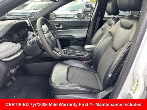Used 2023 Jeep Compass Latitude w/ Sun and Sound Group AWD/4WD image 17
