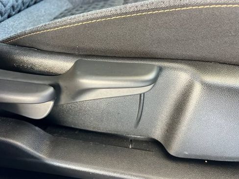 Used 2024 Chevrolet Equinox LT FWD image 23