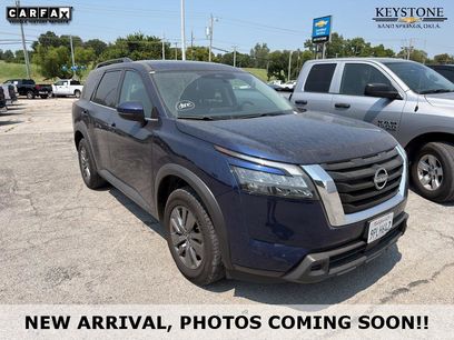 Used 2025 Nissan Pathfinder SV