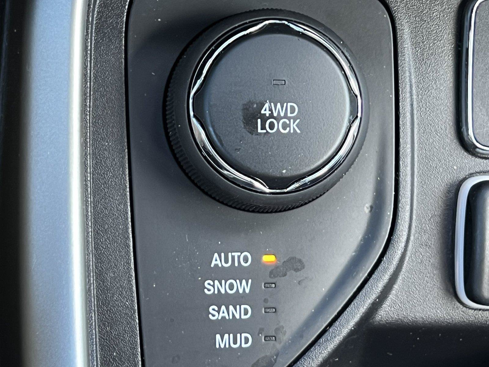 Used 2019 Jeep Compass Latitude w/ Popular Equipment Group AWD/4WD image 28