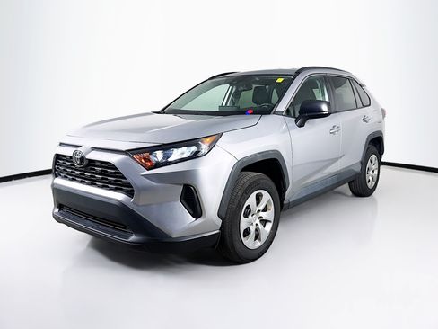 Used 2019 Toyota RAV4 LE FWD image 4