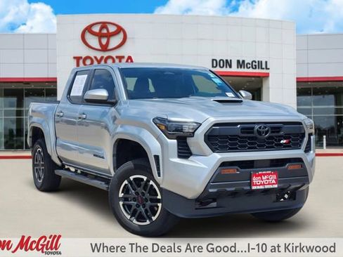 Certified 2024 Toyota Tacoma TRD Sport image 1