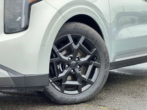 New 2026 Kia Carnival SX w/ SX Dark Edition Package FWD image 2