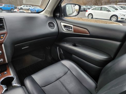 Used 2020 Nissan Pathfinder Platinum AWD/4WD image 24