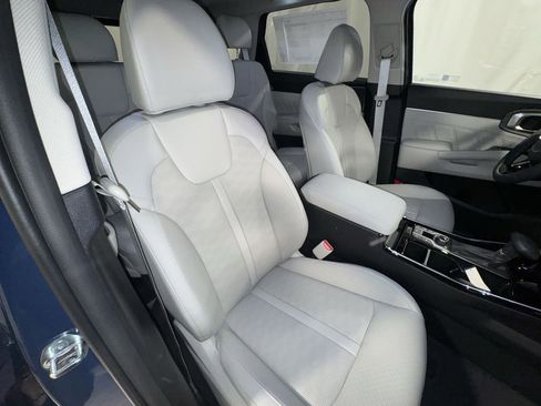 New 2025 Kia Sorento SX image 32