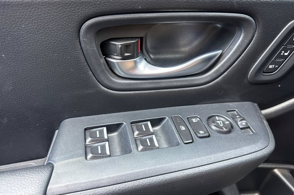 Used 2025 Honda Pilot EX-L image 5