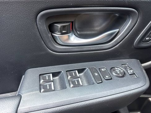 Used 2025 Honda Pilot EX-L image 5