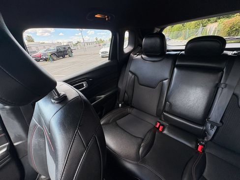 Used 2025 Jeep Compass Trailhawk AWD/4WD image 33