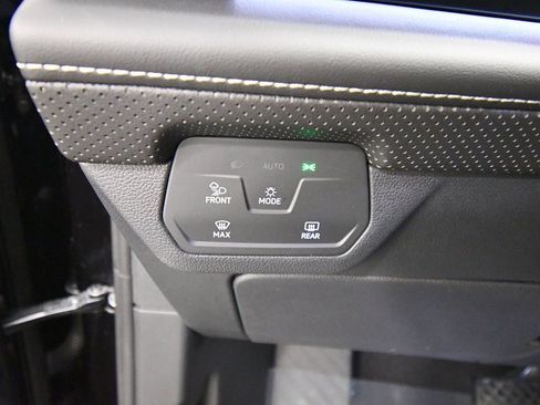 Used 2025 Volkswagen Atlas SEL image 20