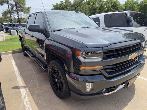 Used 2018 Chevrolet Silverado 1500 LT w/ Texas Edition AWD/4WD image 4
