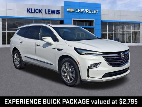 Used 2023 Buick Enclave Essence w/ Experience Buick Package AWD/4WD image 1