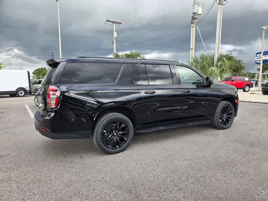 Certified 2024 Chevrolet Suburban RST w/ Luxury Package AWD/4WD image 16