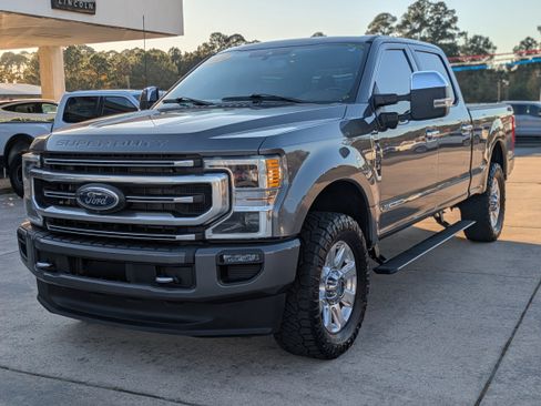 Used 2022 Ford F250 Platinum image 3