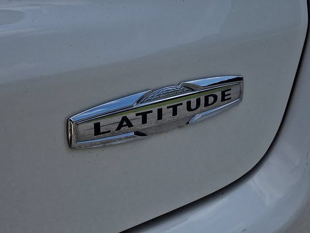 Used 2020 Jeep Compass Latitude w/ Cold Weather Group AWD/4WD image 30
