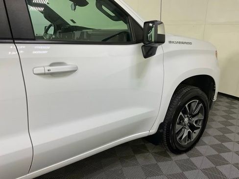 Used 2022 Chevrolet Silverado 1500 LT image 9
