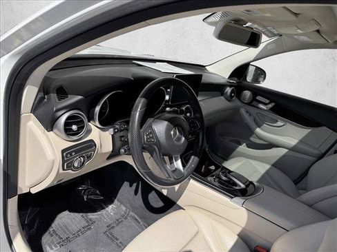 Used 2019 Mercedes-Benz GLC 300 4MATIC image 12