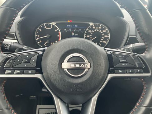 Used 2023 Nissan Altima 2.5 SR w/ SR Premium Package image 14