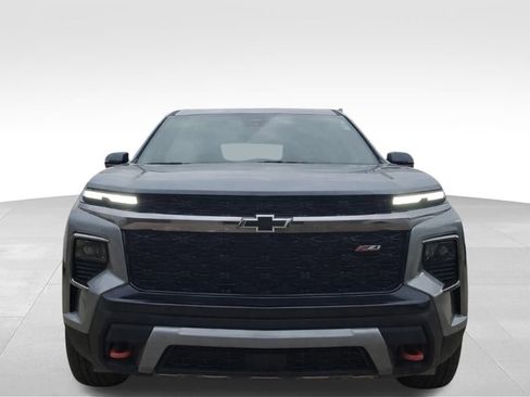 Used 2025 Chevrolet Traverse Z71 image 7