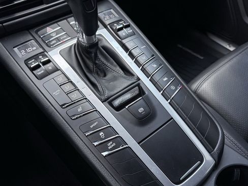 Used 2021 Porsche Macan S image 19
