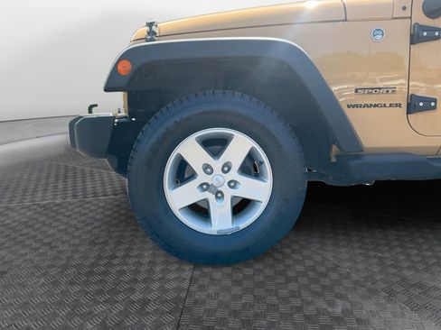 Used 2013 Jeep Wrangler Sport AWD/4WD image 14
