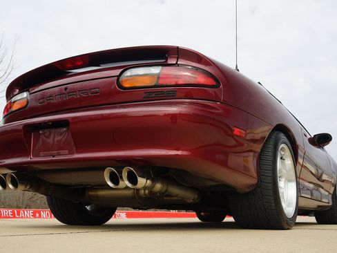 Used 2000 Chevrolet Camaro Z28 w/ Preferred Equipment Group 2 image 16