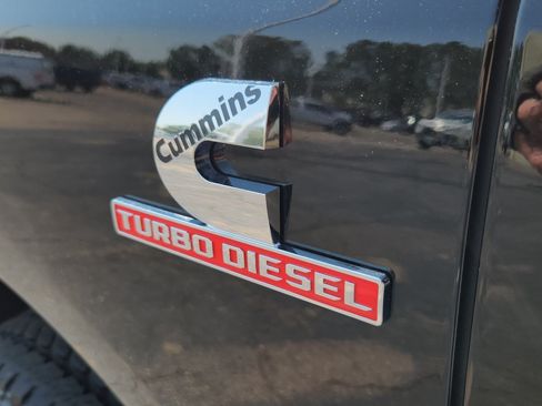 Used 2025 RAM 2500 Laramie AWD/4WD image 15
