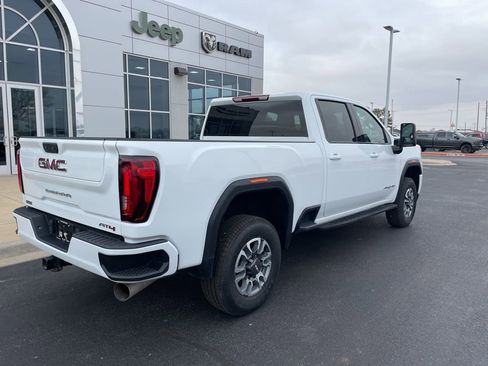 Used 2022 GMC Sierra 2500 AT4 image 11