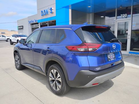 Used 2023 Nissan Rogue SV AWD/4WD image 2