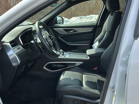 Used 2025 Jaguar F-PACE R-Dynamic S image 9