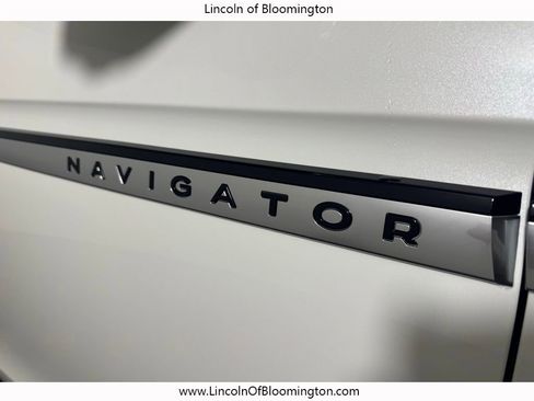 New 2026 Lincoln Navigator Reserve AWD/4WD image 14