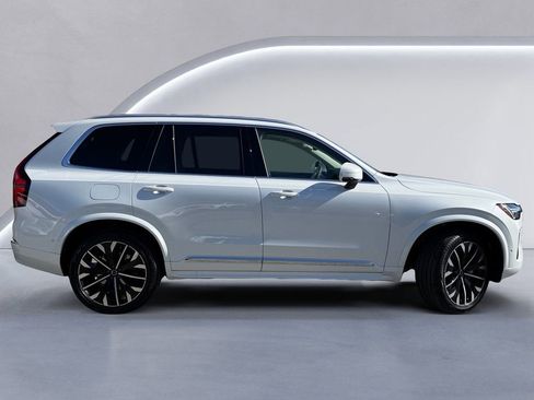 New 2026 Volvo XC90 B6 Ultra image 3