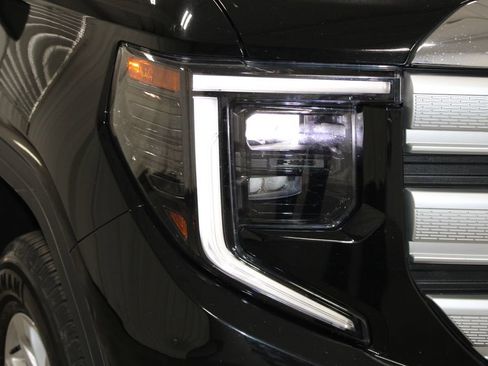 Used 2024 GMC Sierra 1500 SLE image 12