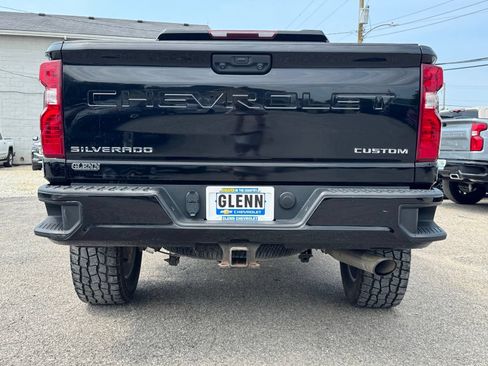 Used 2022 Chevrolet Silverado 2500 Custom w/ Custom Value Package AWD/4WD image 5