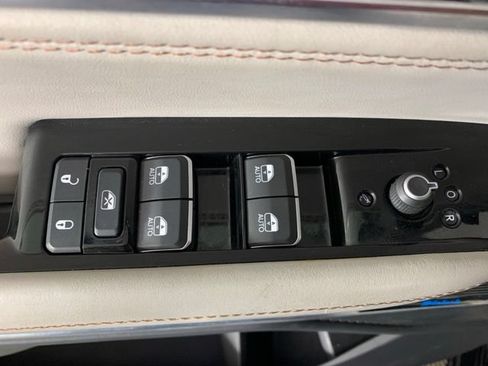 Used 2023 Jeep Grand Wagoneer Series II AWD/4WD image 37