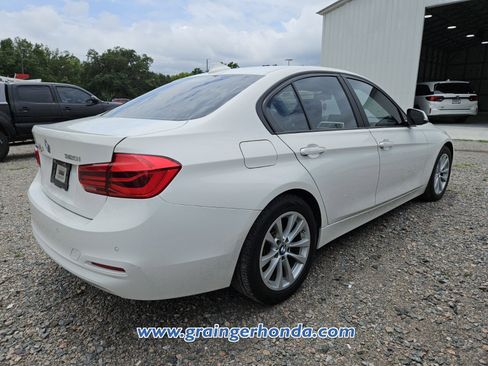 Used 2018 BMW 320i xDrive Sedan AWD/4WD image 6