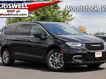 New 2026 Chrysler Pacifica Select