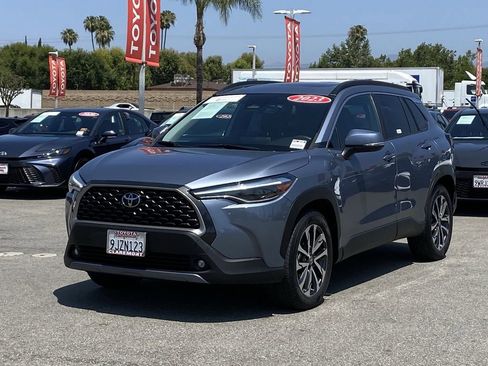 Certified 2023 Toyota Corolla Cross XLE w/ Convenience Package AWD/4WD image 38