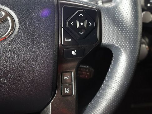 Used 2021 Toyota 4Runner Venture w/ Moonroof Package AWD/4WD image 40