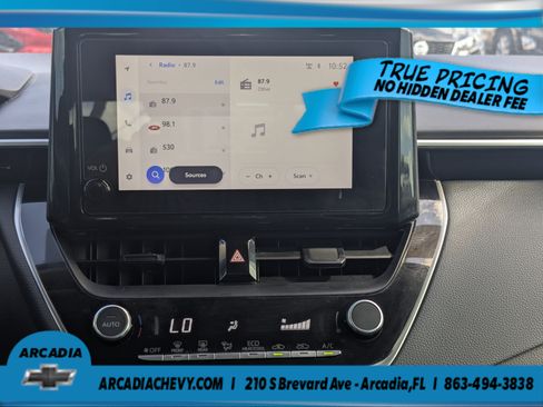 Used 2025 Toyota Corolla LE FWD image 19