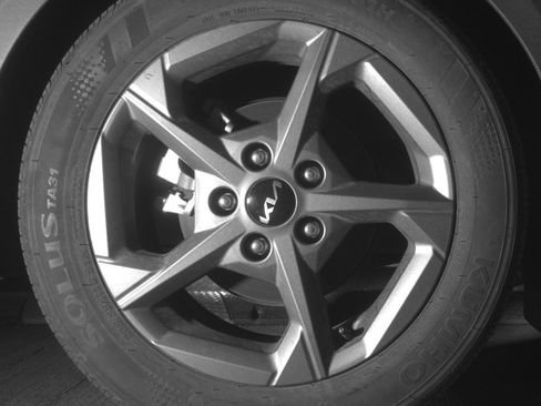 Used 2025 Kia K4 LXS image 15