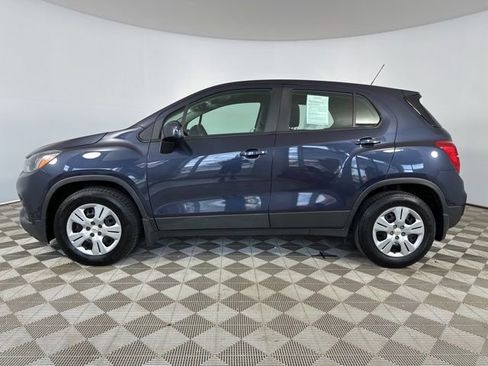 Used 2018 Chevrolet Trax LS w/ LPO, Protection Package FWD image 4