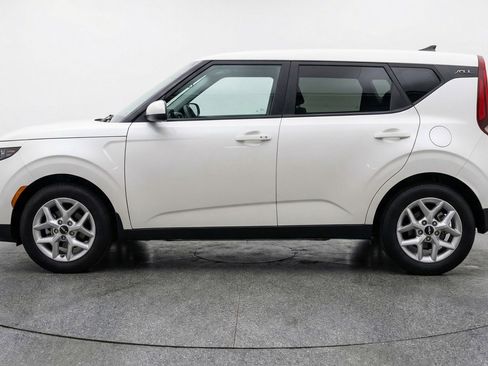 Used 2025 Kia Soul LX w/ LX Technology Package image 5