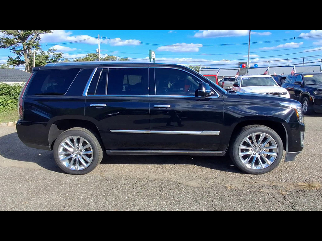 Used 2017 Cadillac Escalade Premium Luxury AWD/4WD image 9