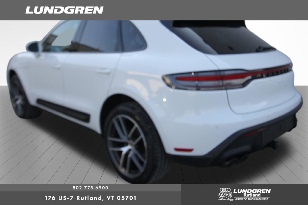 Used 2025 Porsche Macan AWD/4WD image 37