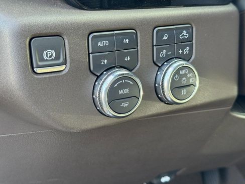 Certified 2025 GMC Sierra 1500 SLT w/ SLT Premium Plus Package AWD/4WD image 17