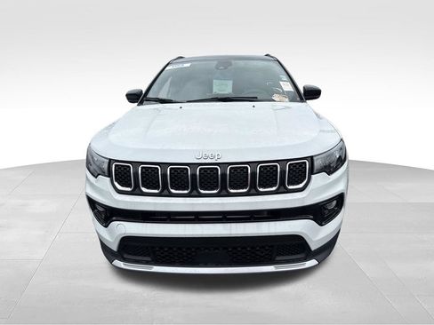 Used 2023 Jeep Compass Limited AWD/4WD image 7