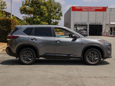 Used 2023 Nissan Rogue S FWD image 3
