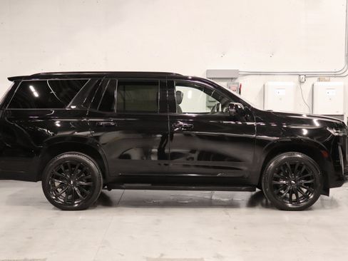 Used 2022 Cadillac Escalade Premium Luxury AWD/4WD image 5